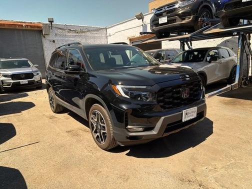 Crystal Black Pearl 2023 Honda Passport