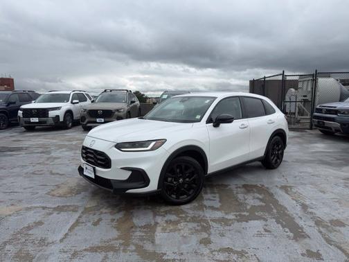 Platinum White Pearl 2024 Honda HR-V