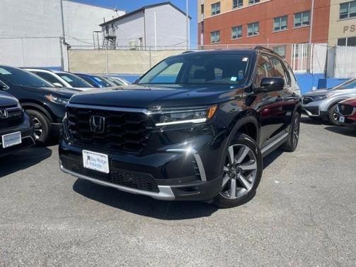 Crystal Black Pearl 2023 Honda Pilot
