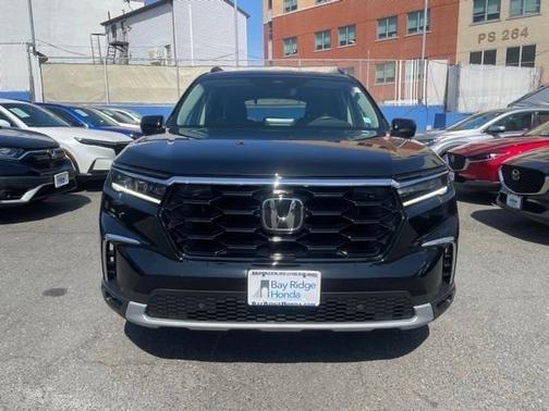 Crystal Black Pearl 2023 Honda Pilot
