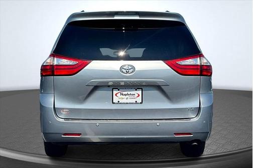 2016 Toyota Sienna XLE