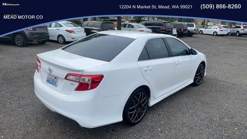 White 2014 Toyota Camry SE