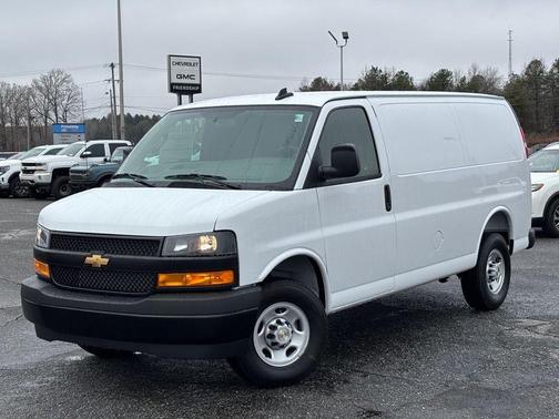 Summit White 2025 Chevrolet Express 3500 RWD 3500 Regular Wheelbase WT