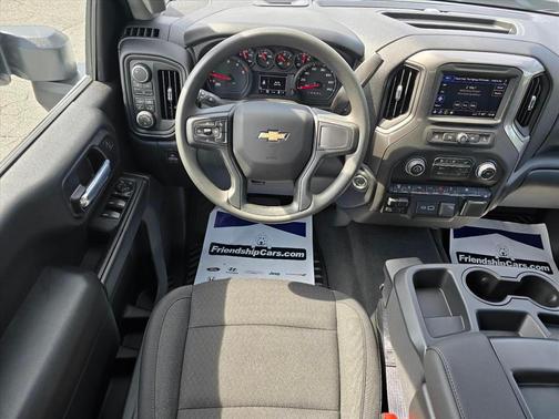Summit White 2026 Chevrolet Silverado 2500 Custom