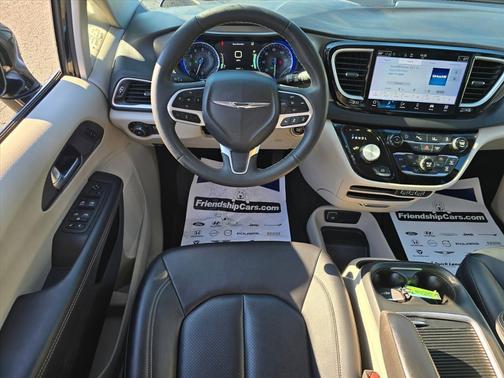 Diamond Black 2024 Chrysler Pacifica Touring-L