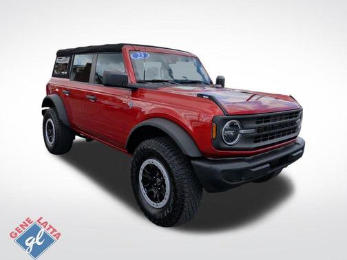 Hot Pepper Red Metallic Tinted Clearcoat 2023 Ford Bronco Base