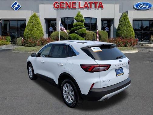 Oxford White 2023 Ford Escape Active