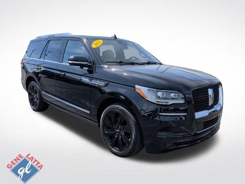 Infinite Black Metallic Clearcoat 2023 Lincoln Navigator Reserve