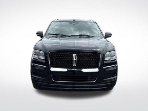 Infinite Black Metallic Clearcoat 2023 Lincoln Navigator Reserve