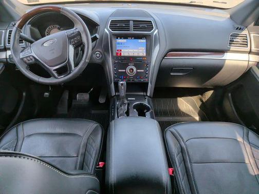 Ingot Silver Metallic 2018 Ford Explorer Platinum