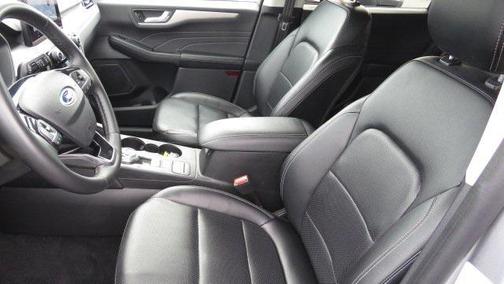 Iconic Silver Metallic 2022 Ford Escape SEL