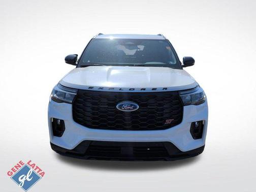 Star White Metallic Tri-Coat 2026 Ford Explorer ST