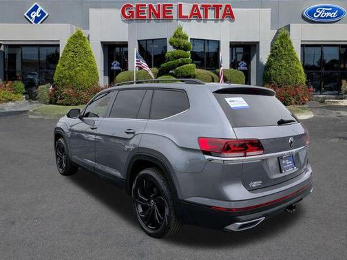 Platinum Gray Metallic 2022 Volkswagen Atlas 3.6L SE w/Technology