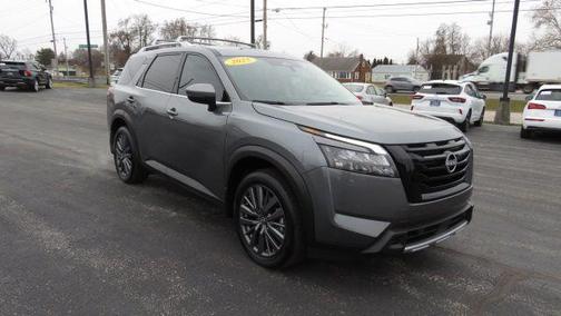 2025 Nissan Pathfinder SL 4WD