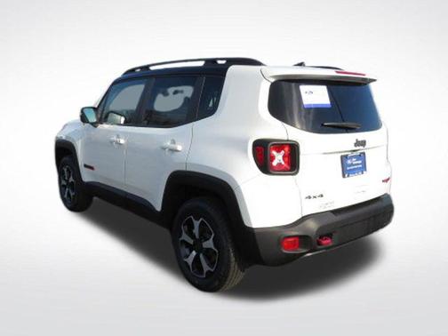 Alpine White Clearcoat 2022 Jeep Renegade Trailhawk