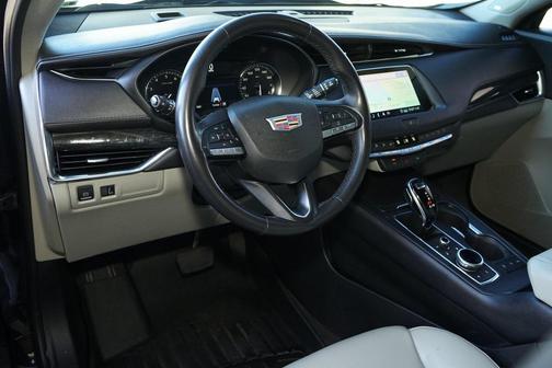 2020 Cadillac XT4 Premium Luxury