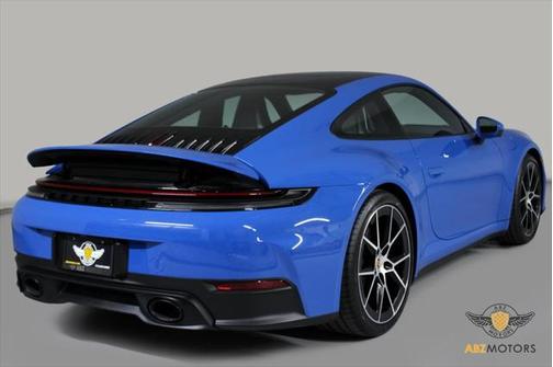2025 Porsche 911 Carrera