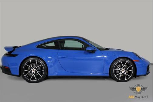 2025 Porsche 911 Carrera