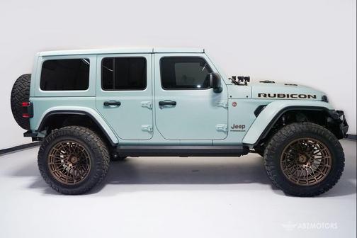 Earl Clearcoat 2024 Jeep Wrangler Rubicon 392