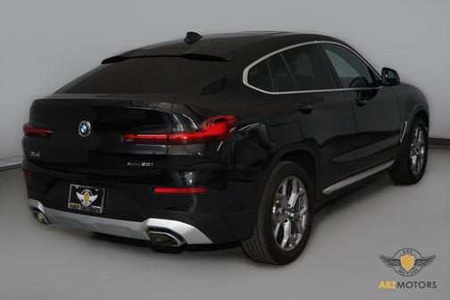 2025 BMW X4 xDrive30i