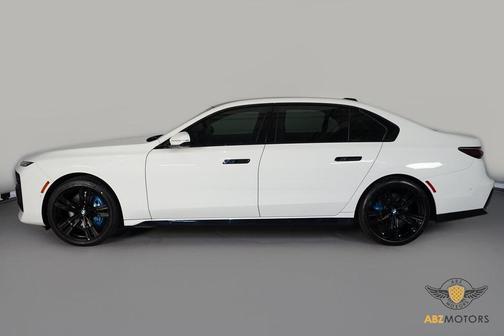2023 BMW 740 i