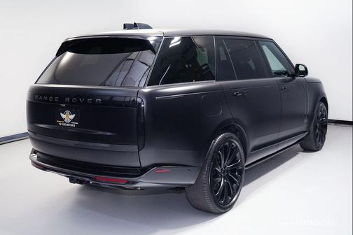 Obsidian Black in Satin Finish 2026 Land Rover Range Rover P530 Autobiography
