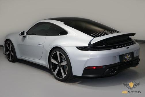 2025 Porsche 911 Carrera