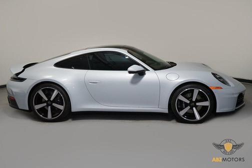 2025 Porsche 911 Carrera