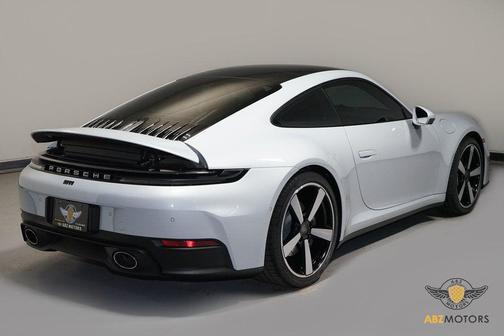 2025 Porsche 911 Carrera