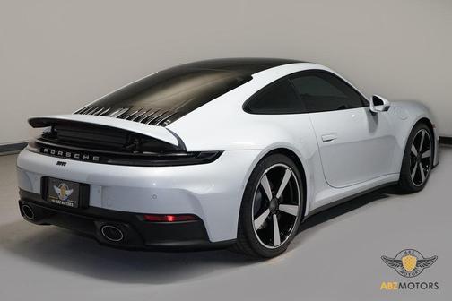 2025 Porsche 911 Carrera