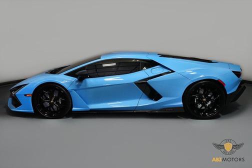 2025 Lamborghini Revuelto Base