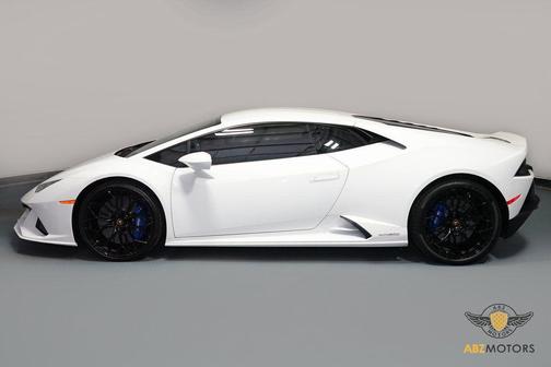2020 Lamborghini Huracan EVO Base