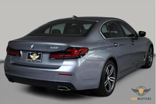 2021 BMW 530 530i