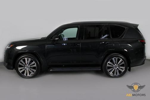 2025 Lexus LX 700h Luxury
