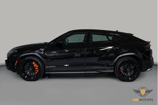 2025 Lamborghini Urus SE