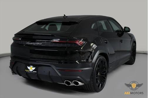2025 Lamborghini Urus SE