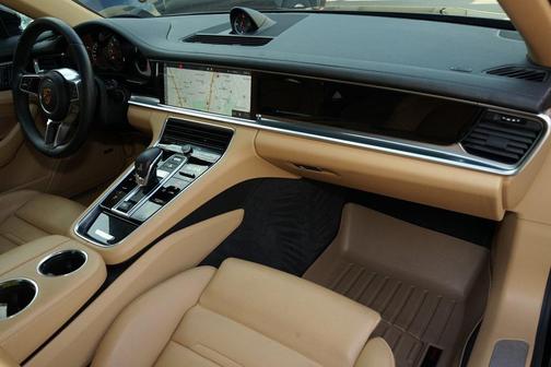 2018 Porsche Panamera Base
