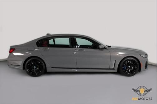 2022 BMW 740 i