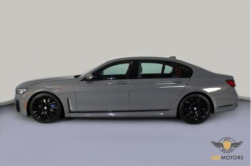 2022 BMW 740 i