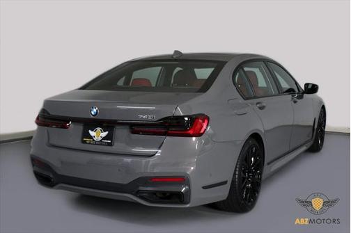 2022 BMW 740 i