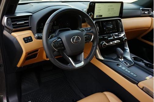 2025 Lexus LX 700h Luxury