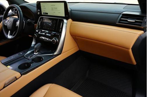 2025 Lexus LX 700h Luxury