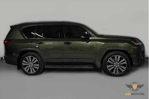 2025 Lexus LX 700h Luxury