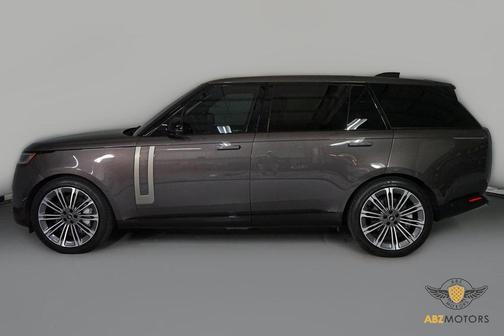 2023 Land Rover Range Rover P530 SE