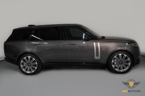 2023 Land Rover Range Rover P530 SE