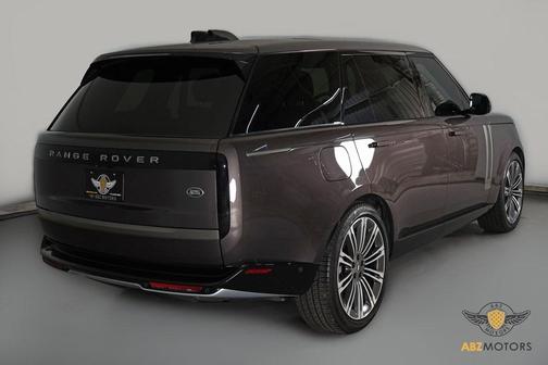 2023 Land Rover Range Rover P530 SE