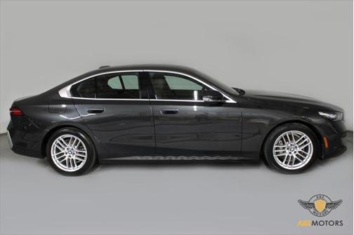 2024 BMW 530 i