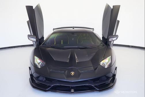 2019 Lamborghini Aventador SVJ Base