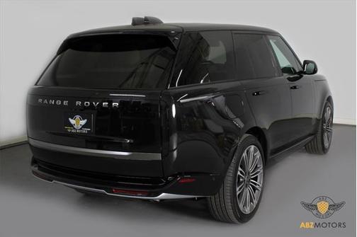 2025 Land Rover Range Rover P530 SE