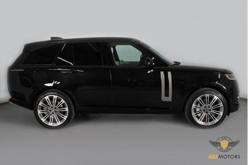 2025 Land Rover Range Rover P530 SE